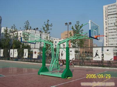 平箱配鋼化籃板(ban)籃球架